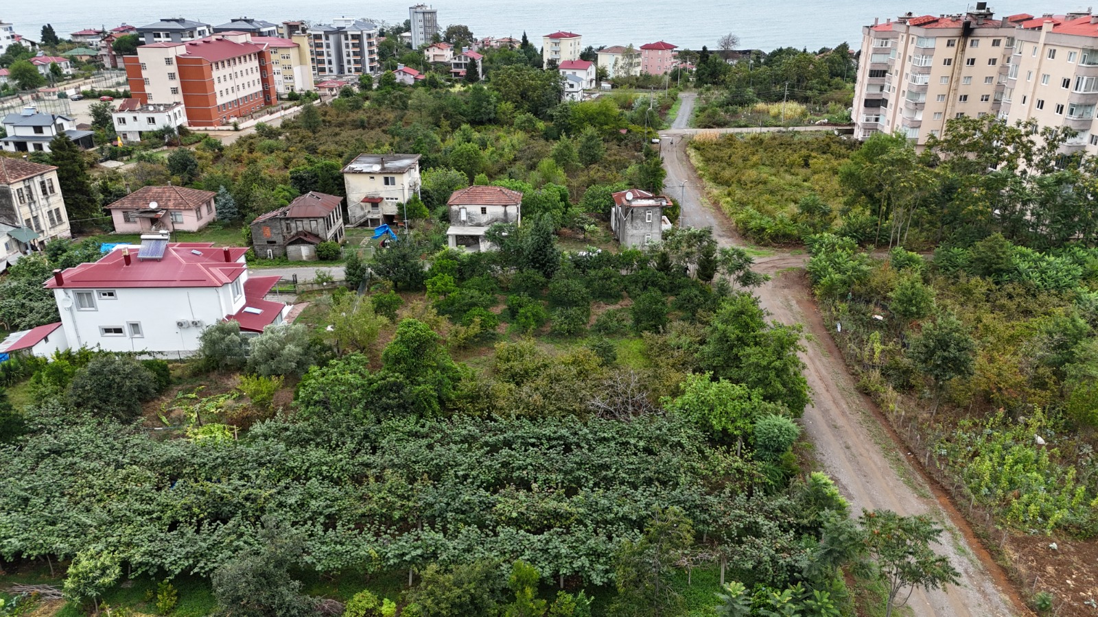 MABEL GAYRİMENKUL/BEŞİKDÜZÜ/ADACIK 4 KAT İMARLI VİLLALIK ARSA